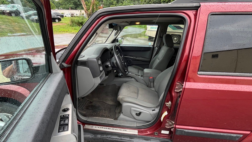 2007 Jeep Commander Image 11