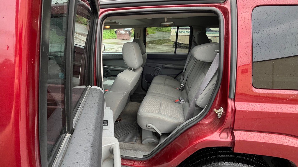 2007 Jeep Commander Image 24