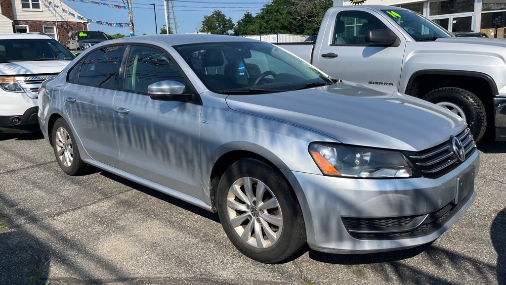 2014 Volkswagen Passat Image 1
