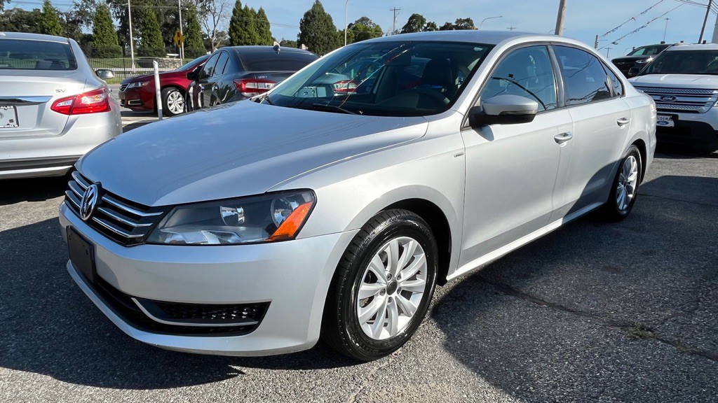 2014 Volkswagen Passat Image 2