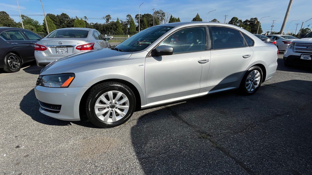 2014 Volkswagen Passat Image 4