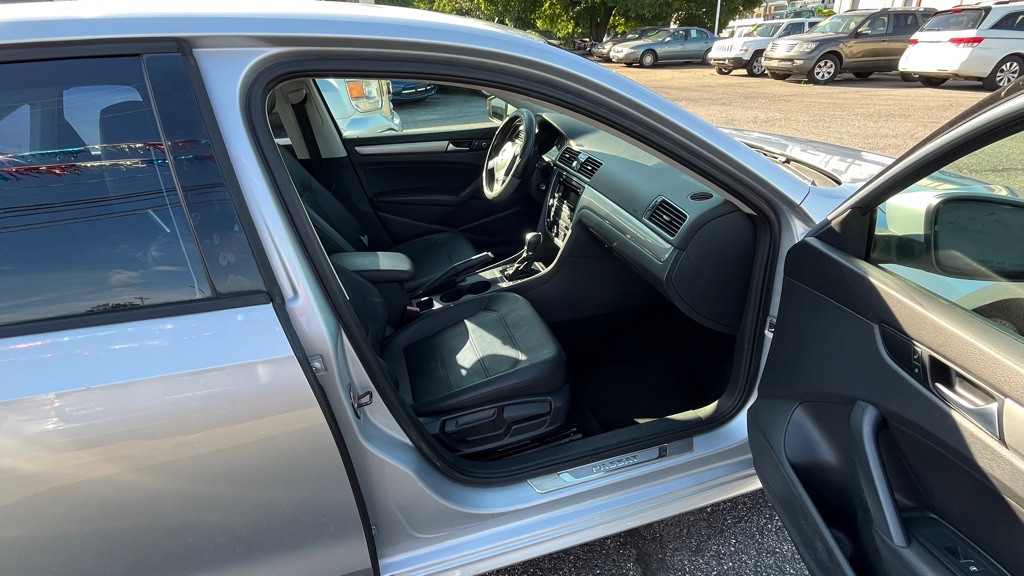2014 Volkswagen Passat Image 12