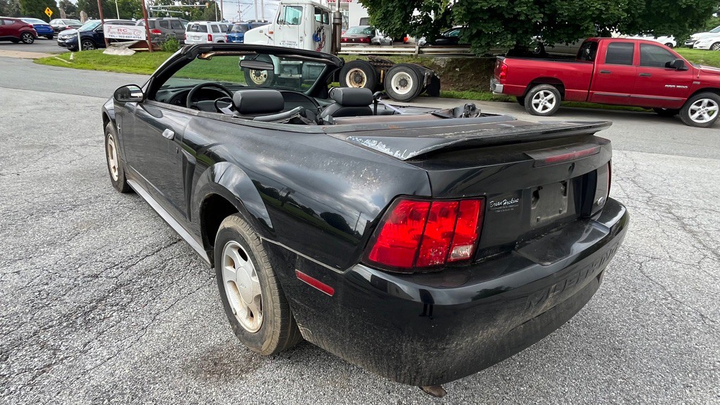 2000 Ford Mustang Image 5