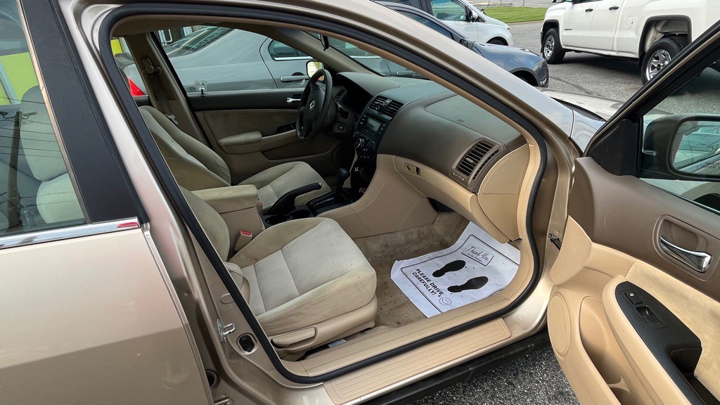 2004 Honda Accord Image 10