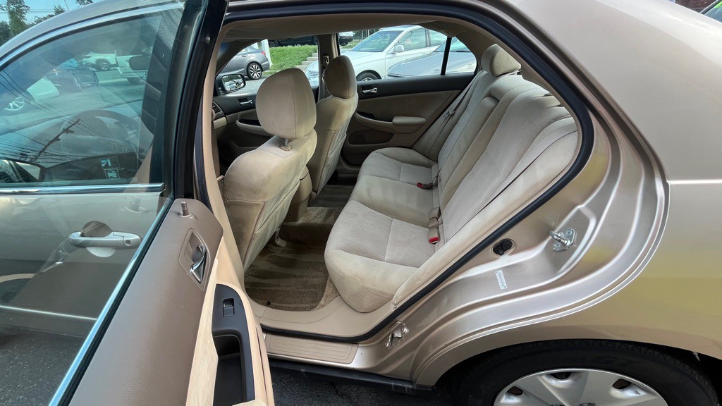 2004 Honda Accord Image 12