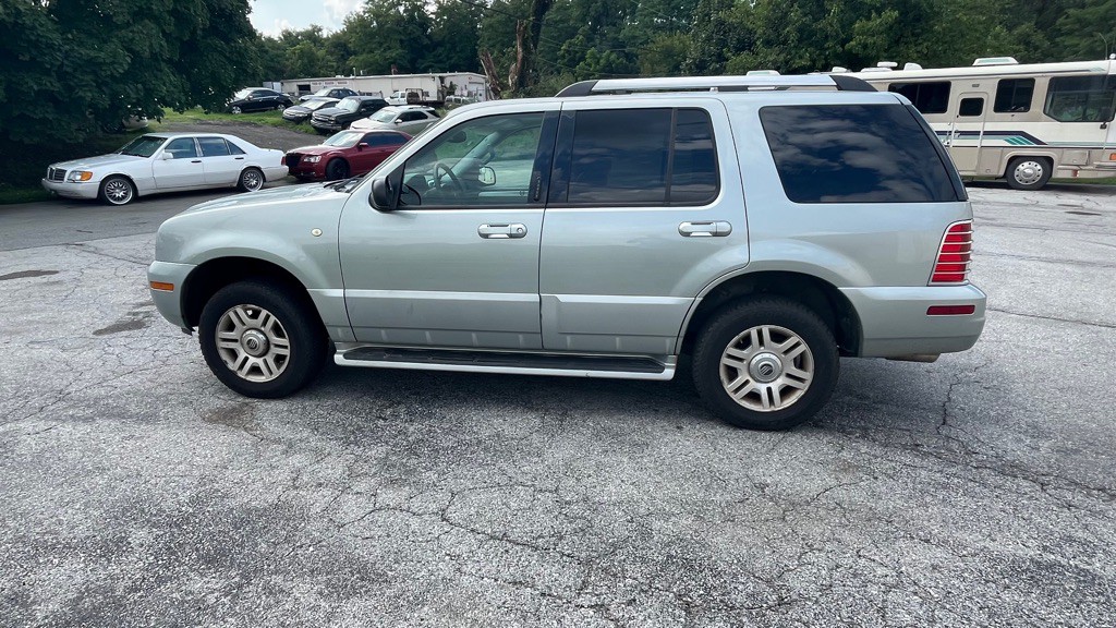 2005 Mercury Mountaineer Image 4