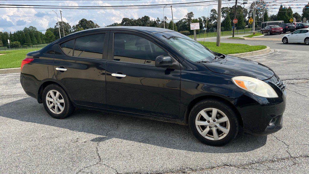 2012 Nissan Versa Image 4