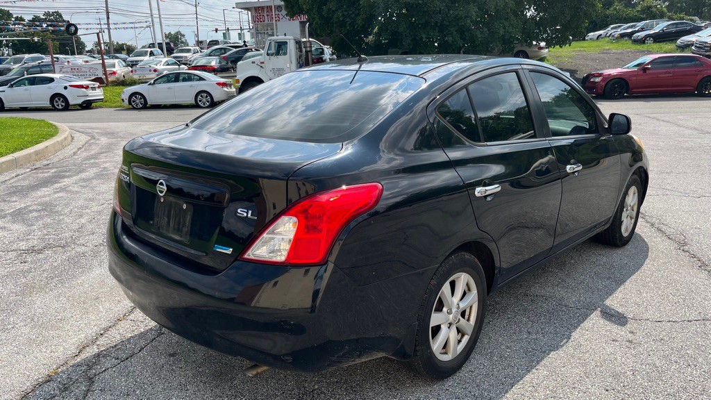 2012 Nissan Versa Image 6