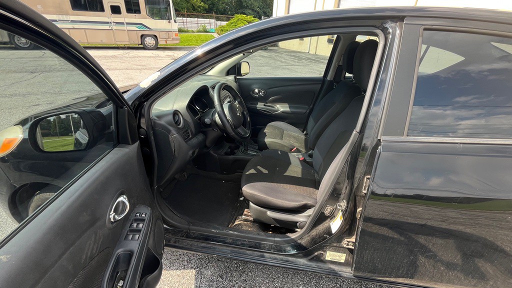 2012 Nissan Versa Image 10