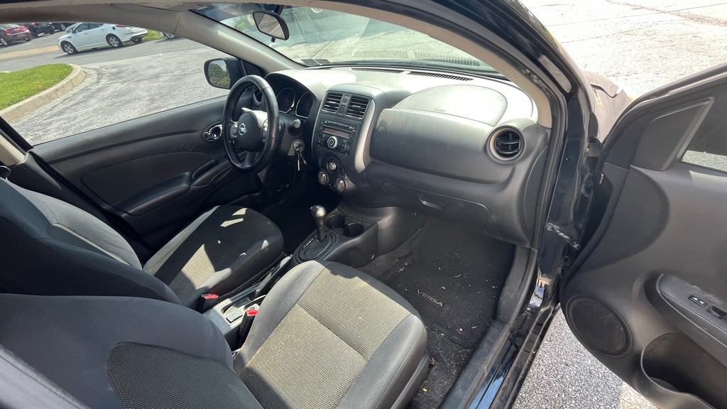 2012 Nissan Versa Image 12
