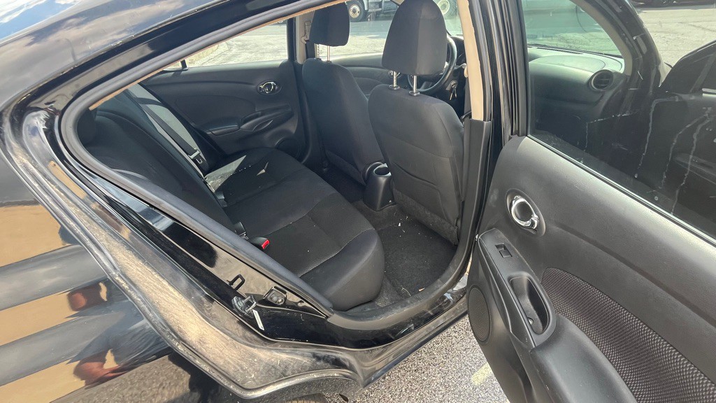 2012 Nissan Versa Image 15