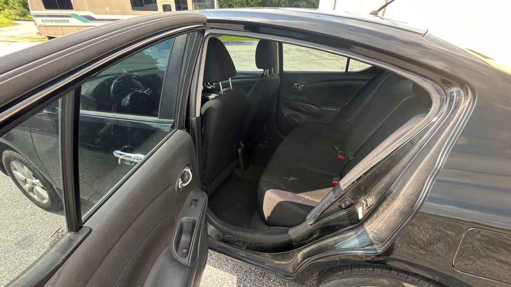 2012 Nissan Versa Image 16