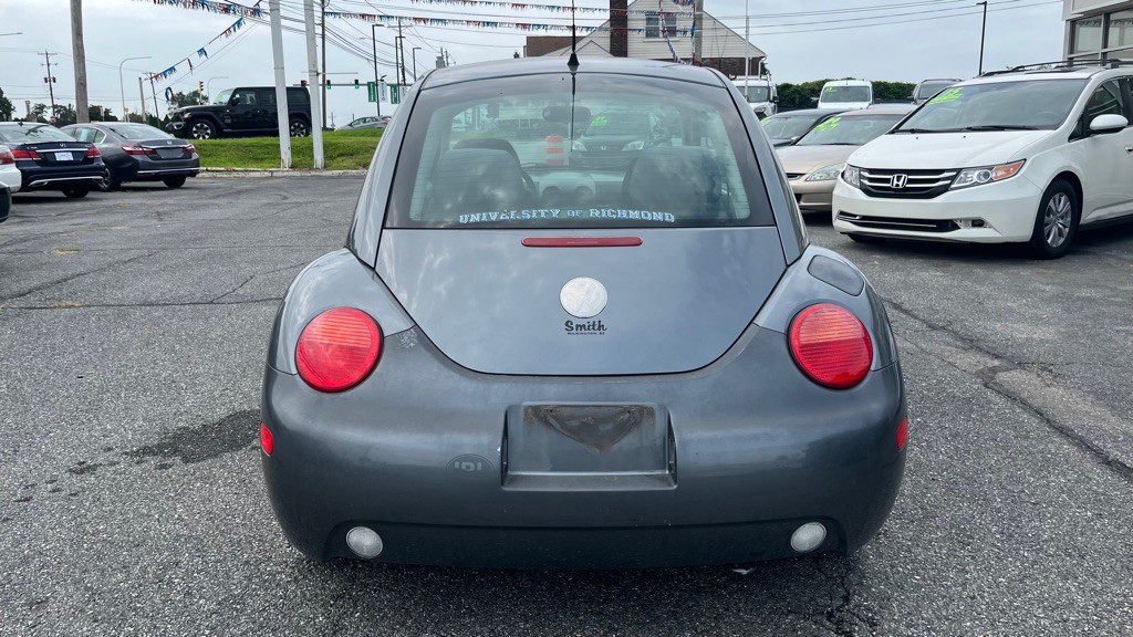 2003 Volkswagen Beetle Image 7