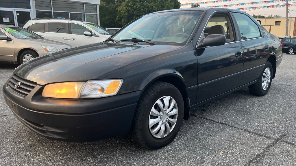 1999 Toyota Camry Image 1