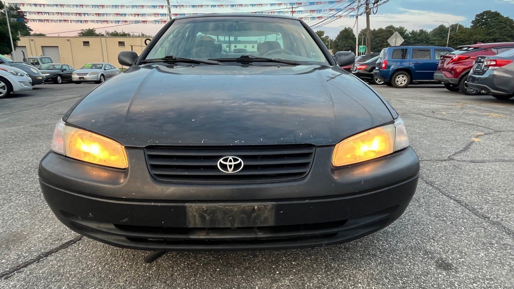 1999 Toyota Camry Image 2