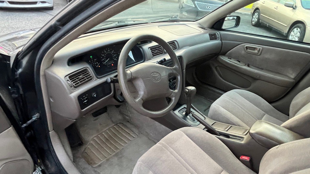 1999 Toyota Camry Image 11