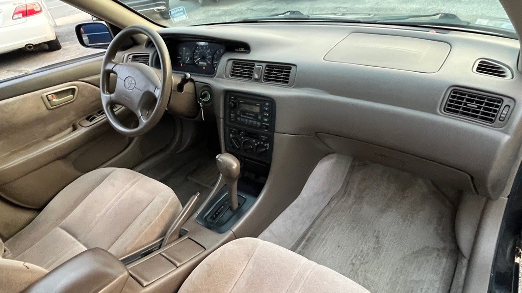 1999 Toyota Camry Image 13