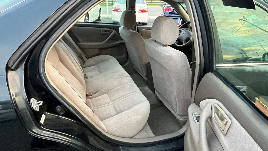 1999 Toyota Camry Image 16