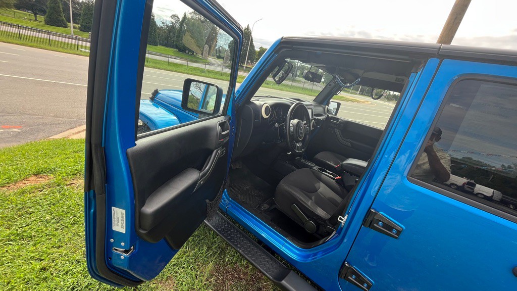 2015 Jeep Wrangler Unlimited Image 9