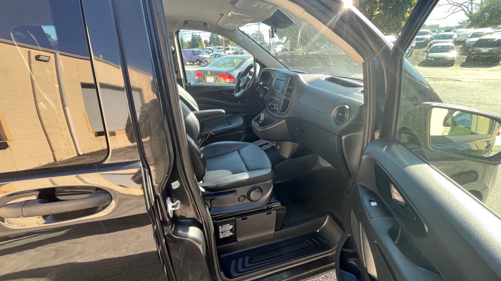 2017 Mercedes-Benz Metris Image 11