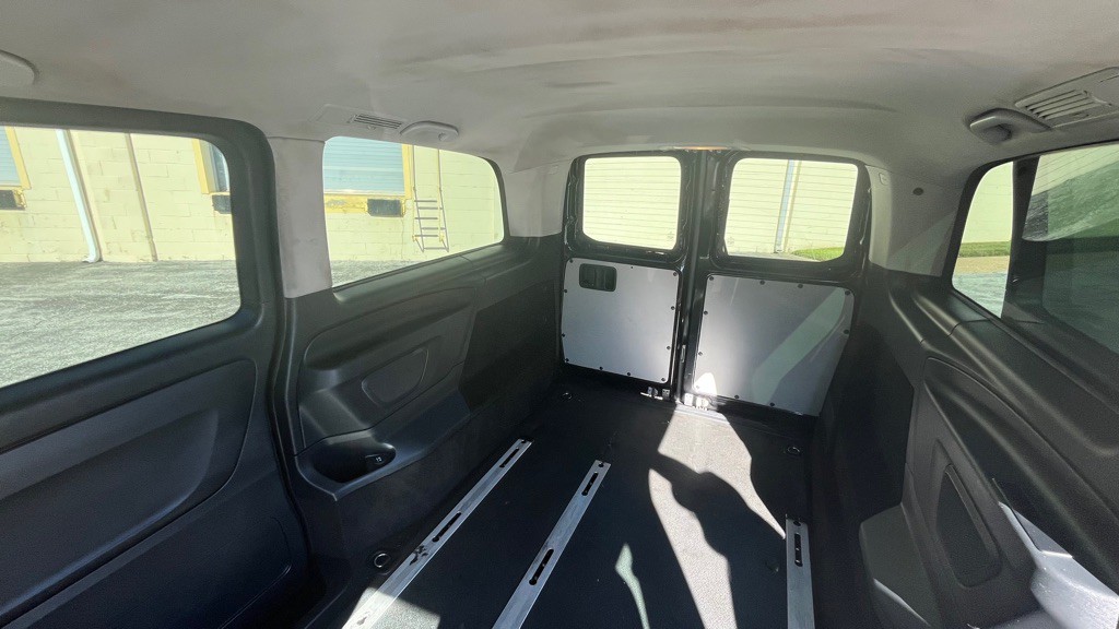 2017 Mercedes-Benz Metris Image 12