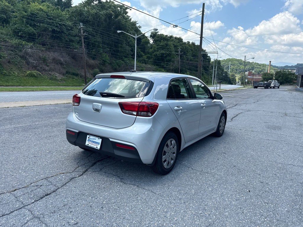 2023 Kia Rio Image 3