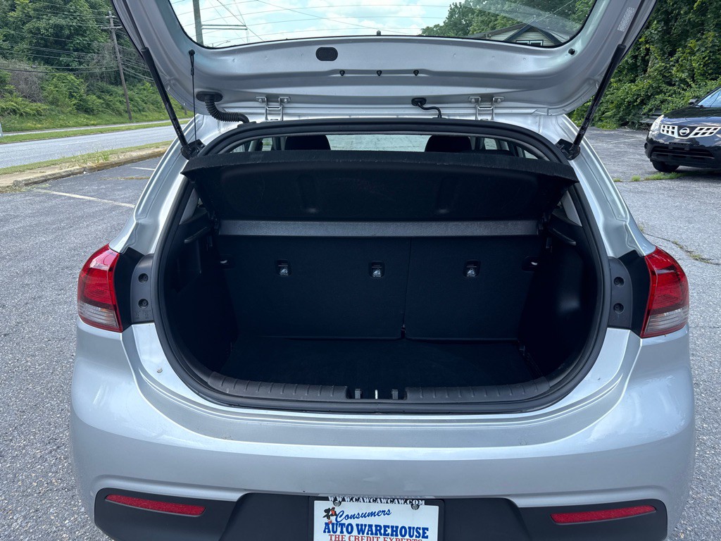 2023 Kia Rio Image 9