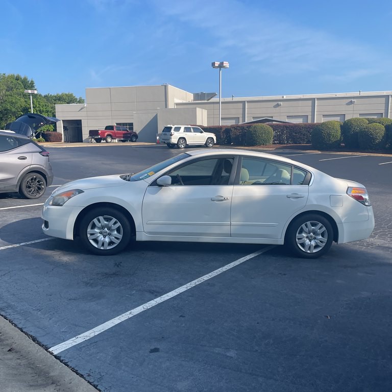 2009 Nissan Altima Image 2