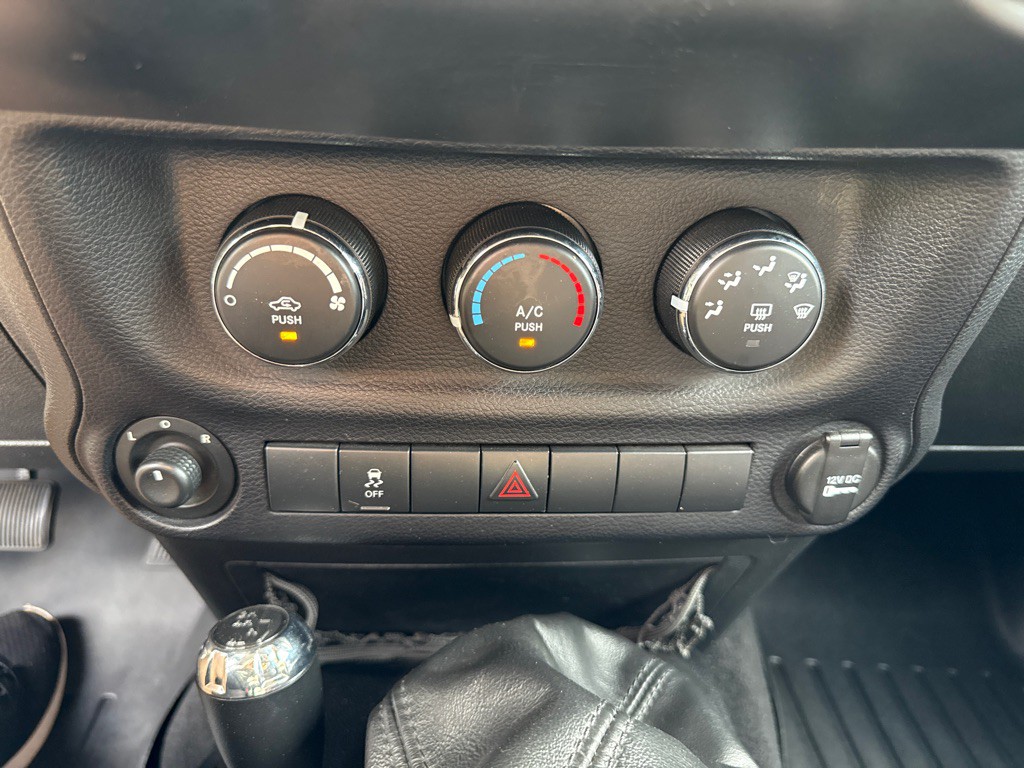 2014 Jeep Wrangler Unlimited Image 15