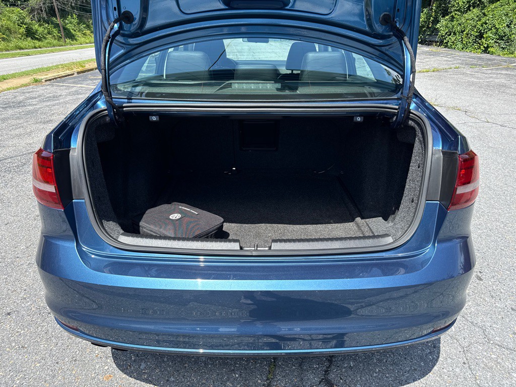 2018 Volkswagen Jetta Image 9