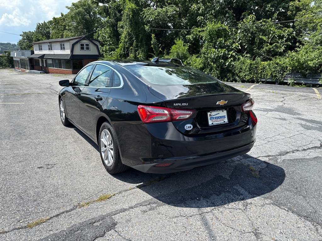 2021 Chevrolet Malibu Image 4