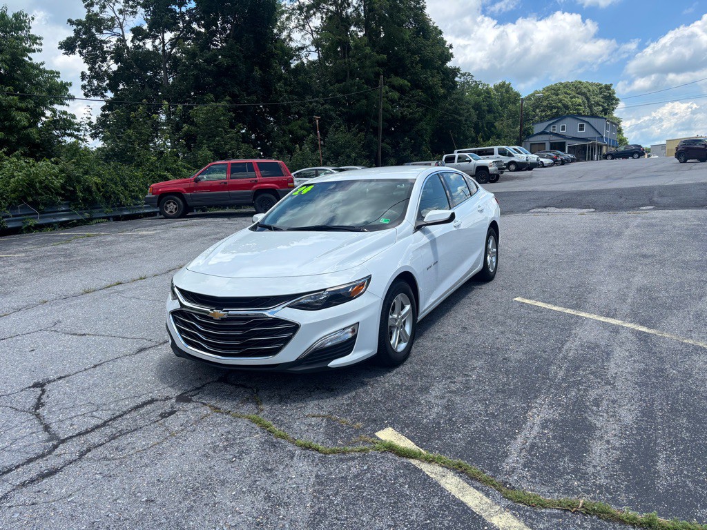 2024 Chevrolet Malibu Image 1