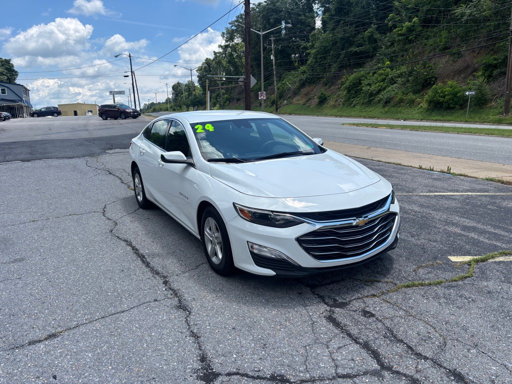 2024 Chevrolet Malibu Image 2