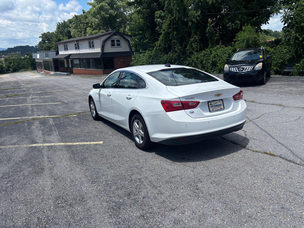 2024 Chevrolet Malibu Image 4