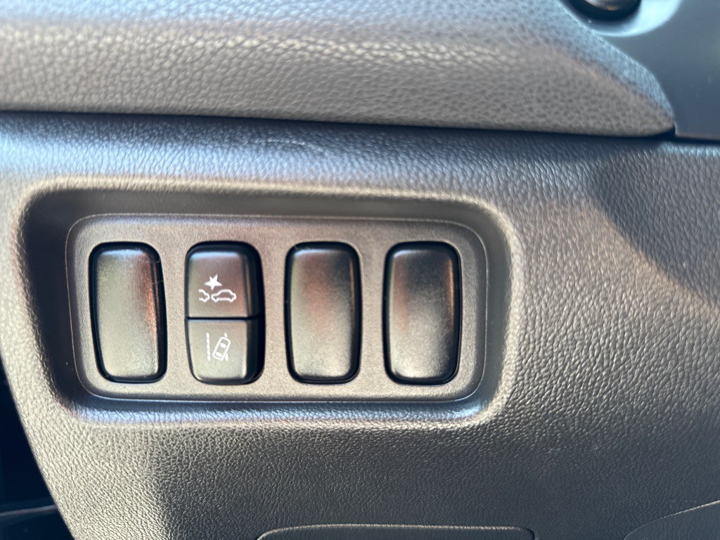 2022 Mitsubishi Outlander Image 18