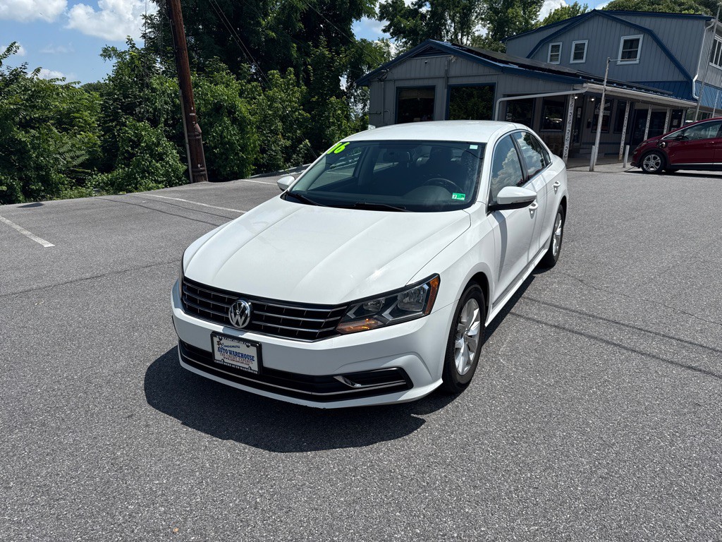 2016 Volkswagen Passat Image 5
