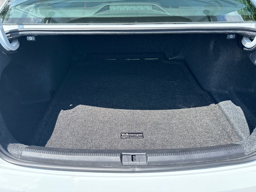 2016 Volkswagen Passat Image 13