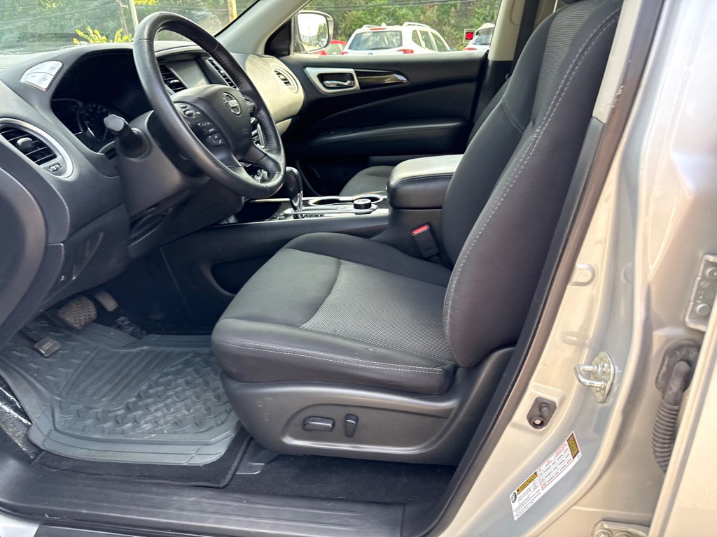 2020 Nissan Pathfinder Image 5