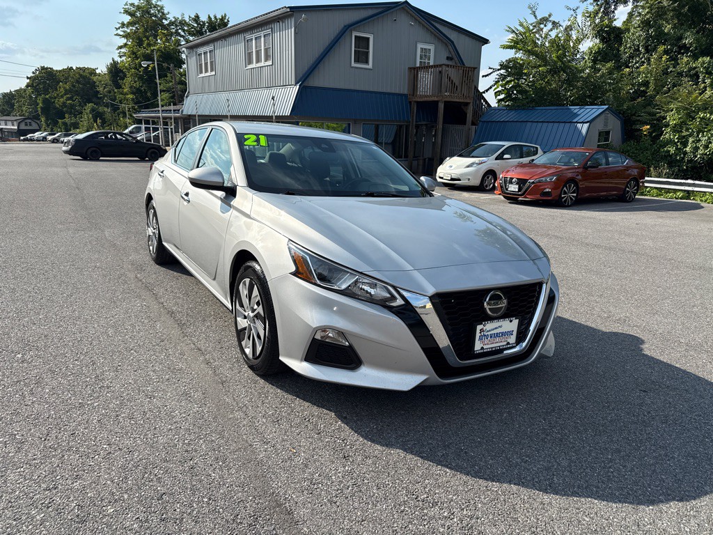 2021 Nissan Altima Image 2