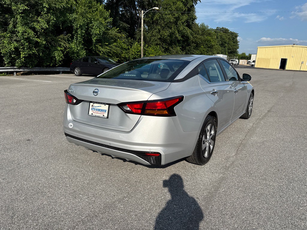 2021 Nissan Altima Image 3