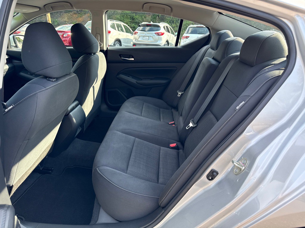 2021 Nissan Altima Image 6