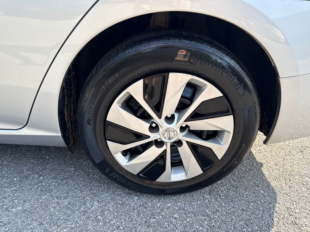 2021 Nissan Altima Image 10