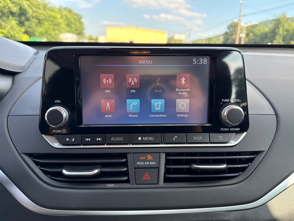 2021 Nissan Altima Image 13