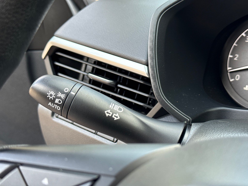 2021 Nissan Altima Image 17