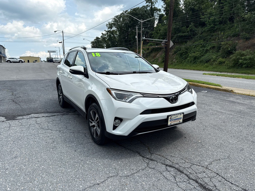2018 Toyota Rav4 Image 2
