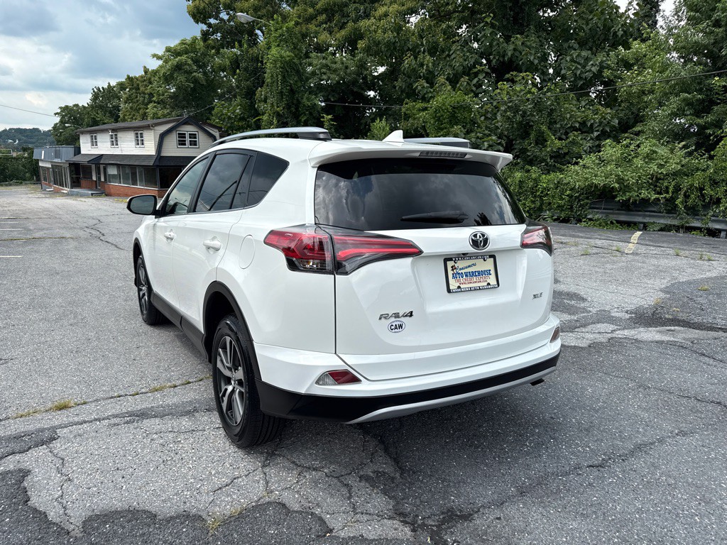 2018 Toyota Rav4 Image 4