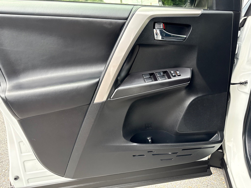 2018 Toyota Rav4 Image 21