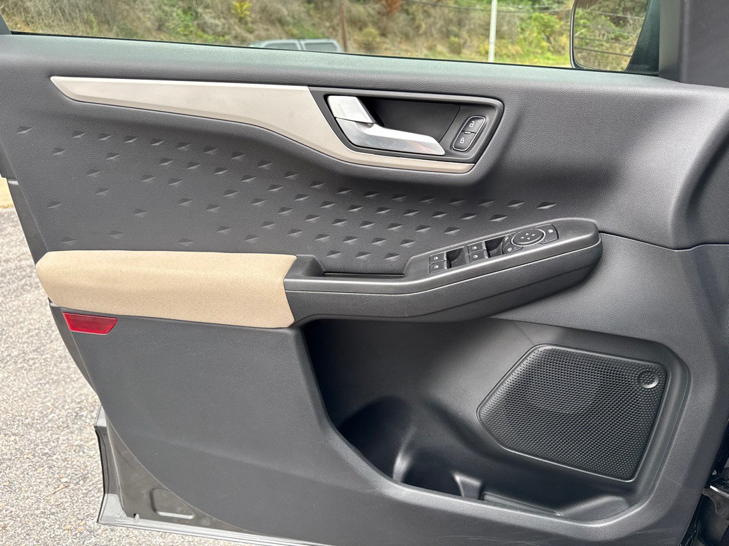 2020 Ford Escape Image 21