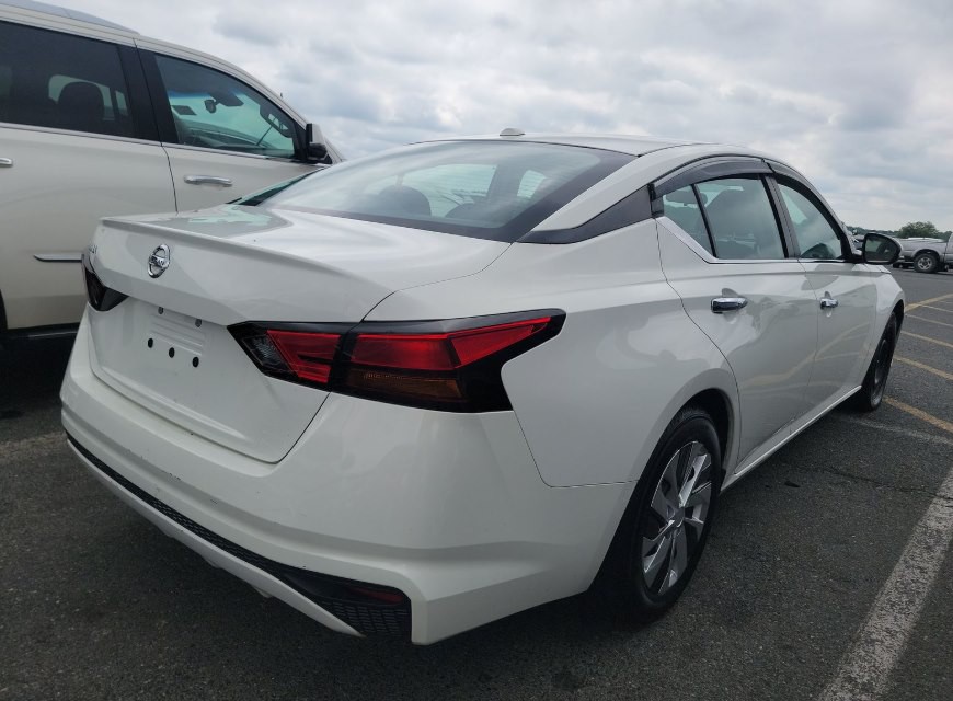 2020 Nissan Altima Image 2