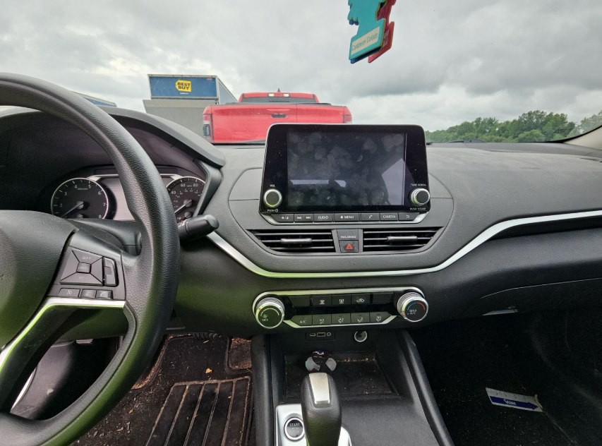 2020 Nissan Altima Image 3